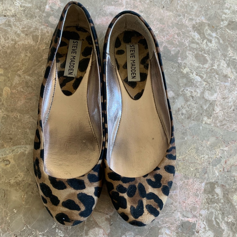 Steve Madden Leopard Flats